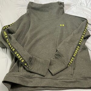 Under Armour Women's green Turtleneck with Yellow Accents
